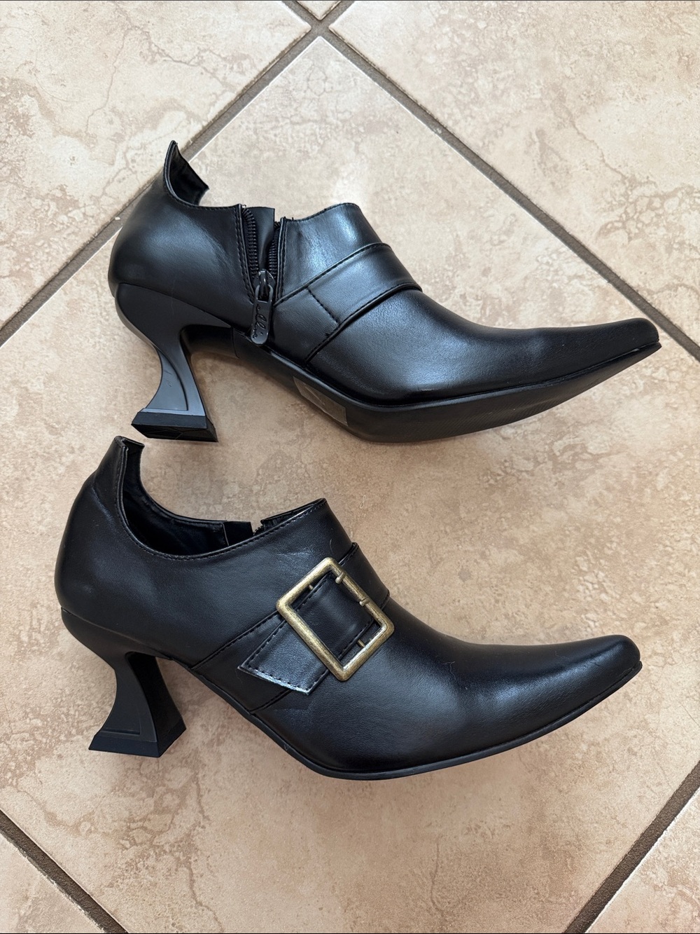 Women's Black witch Pointed Heel Shoes with Buckle